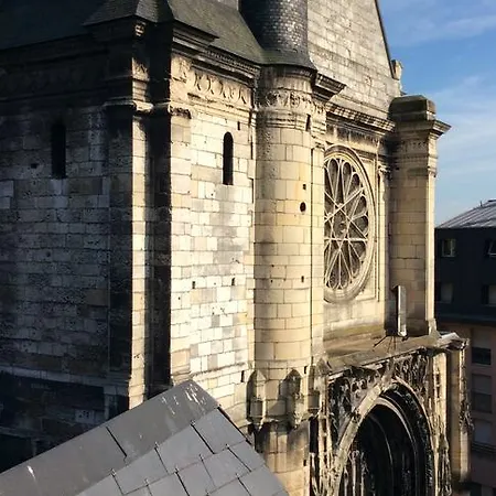 Logis Saint Eloi 4*