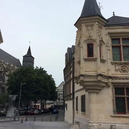 Logis Saint Eloi * Руан